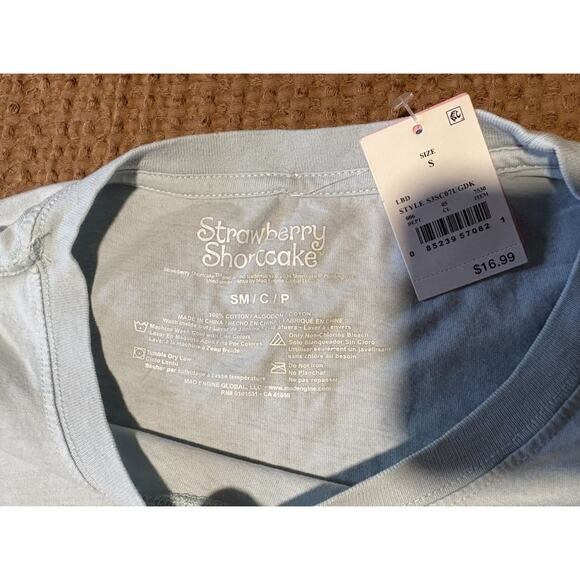 Strawberry Shortcake Men's Shirt Size S Light BluShort Sleeve Graphic Tee Casual - Picture 4 of 5